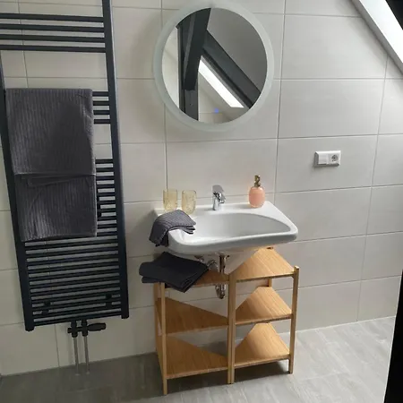 Moderne In Lutherstadt Apartamento